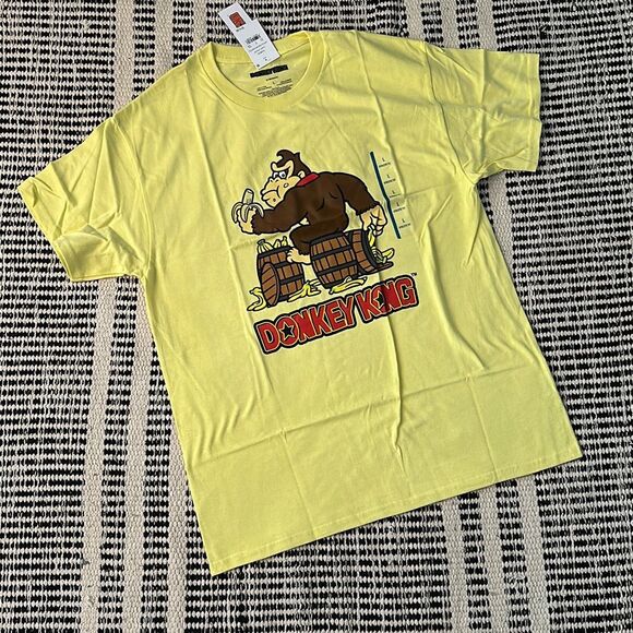 Donkey Kong Size Large Yellow Mens T Shirt NWT - Picture 1 of 7
